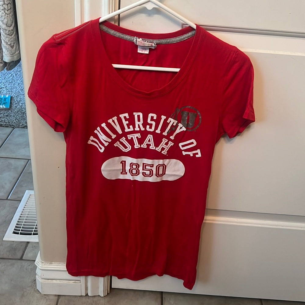 VS PINK University of Utah tee size Small